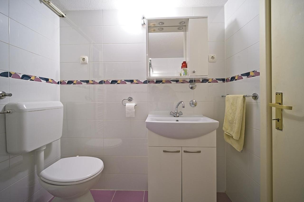 Apartment Renata Постира Экстерьер фото
