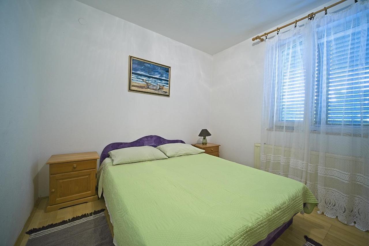Apartment Renata Постира Экстерьер фото