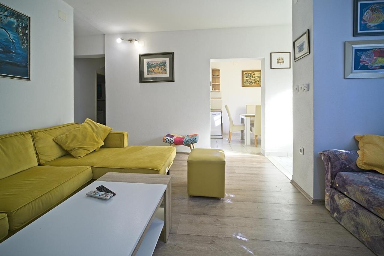 Apartment Renata Постира Экстерьер фото
