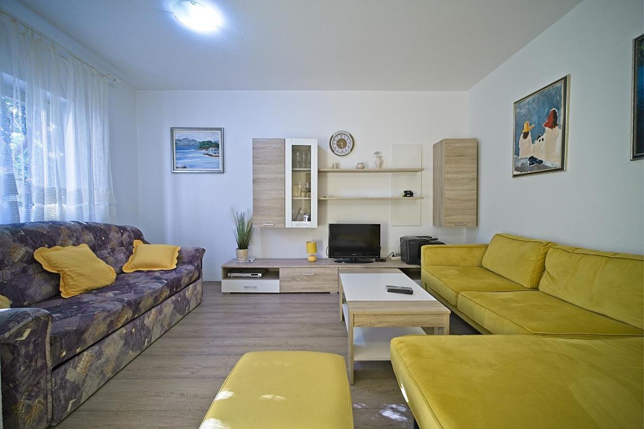 Apartment Renata Постира Экстерьер фото